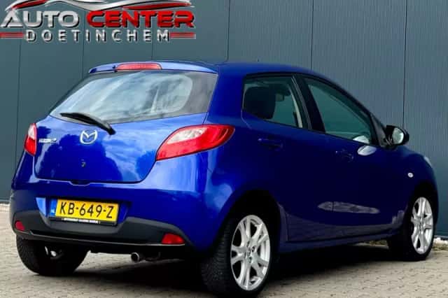 Mazda 2 (2008) thumbnail 4