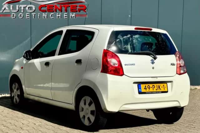 Suzuki Alto (2011) thumbnail 2