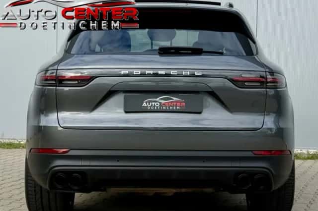 Porsche Cayenne (2018) thumbnail 4