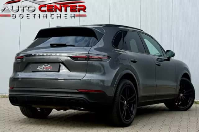 Porsche Cayenne (2018) thumbnail 5