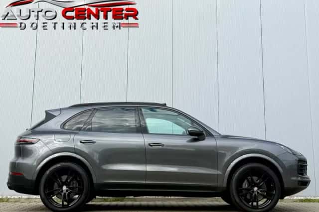 Porsche Cayenne (2018) thumbnail 6