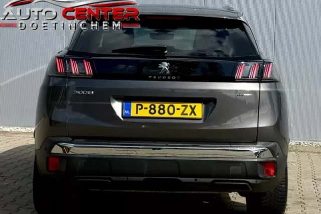 Peugeot 3008 (2021) thumbnail 4