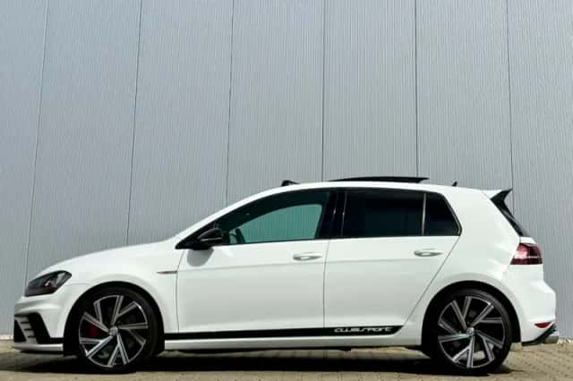 Volkswagen Golf (2016) thumbnail 2