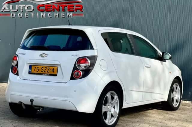 Chevrolet Aveo (2011) thumbnail 4
