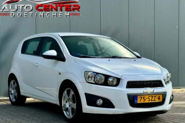Chevrolet Aveo (2011) thumbnail 5