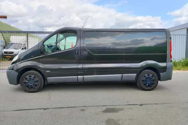 Opel Vivaro (2007) thumbnail 2