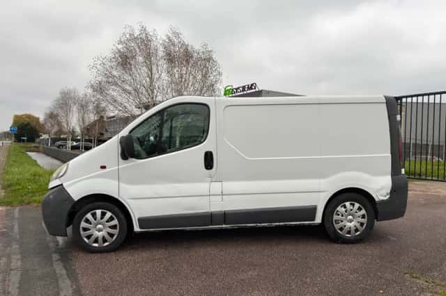 Opel Vivaro (2006) thumbnail 2