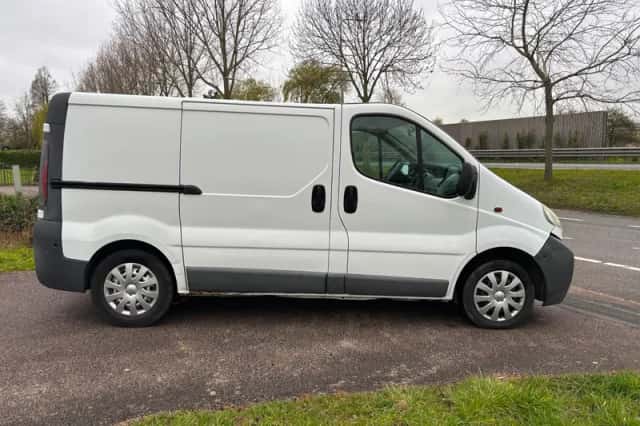 Opel Vivaro (2006) thumbnail 6