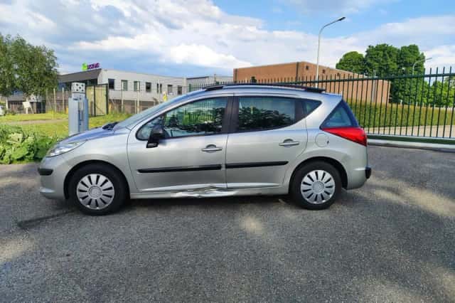 Peugeot 207 (2008) thumbnail 2
