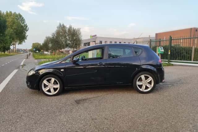 SEAT Leon (2008) thumbnail 2