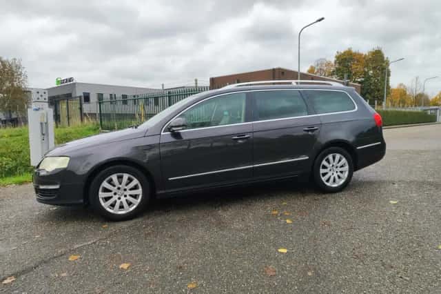 Volkswagen Passat (2006) thumbnail 2