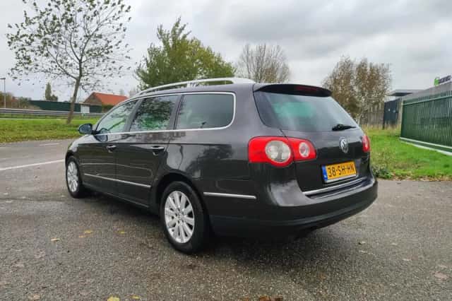 Volkswagen Passat (2006) thumbnail 3