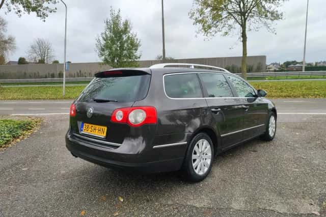 Volkswagen Passat (2006) thumbnail 5