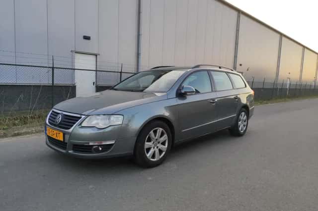Volkswagen Passat (2006) thumbnail 1