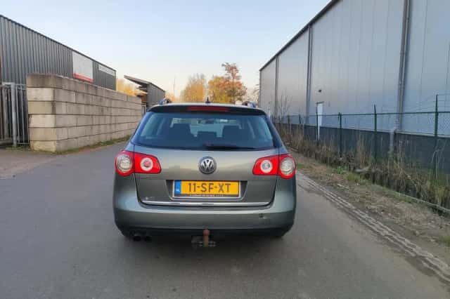 Volkswagen Passat (2006) thumbnail 4