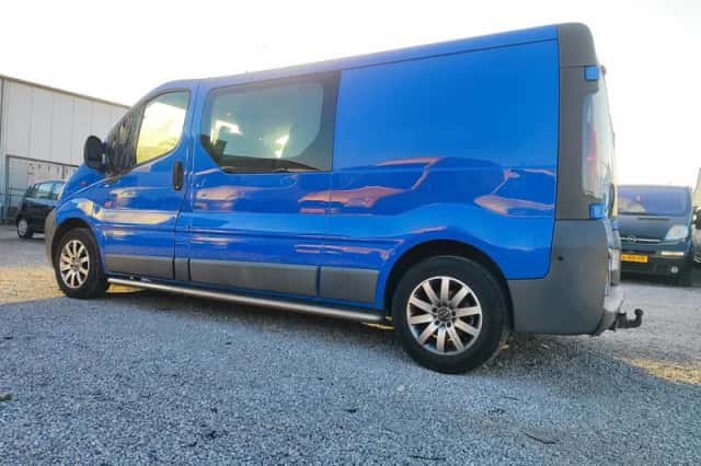 Opel Vivaro (2003) thumbnail 2