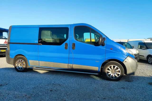 Opel Vivaro (2003) thumbnail 6