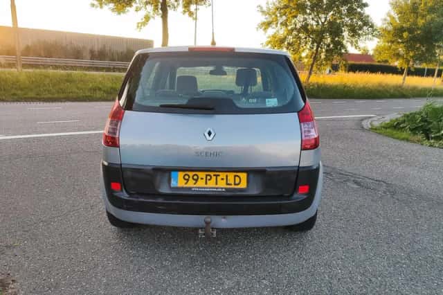 Renault Scénic (2004) thumbnail 4