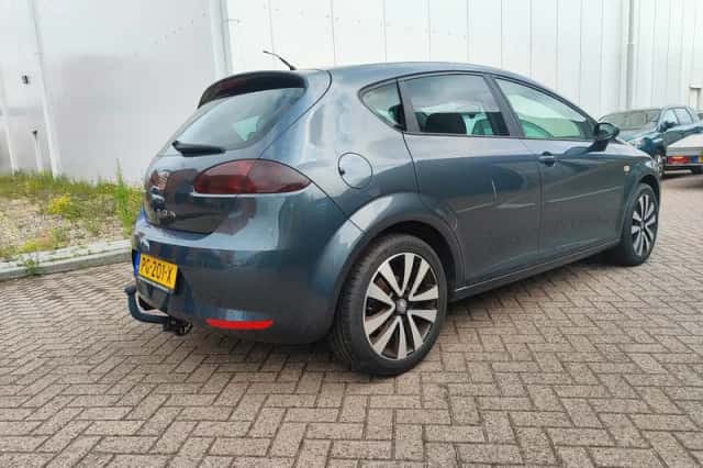 SEAT Leon (2009) thumbnail 4