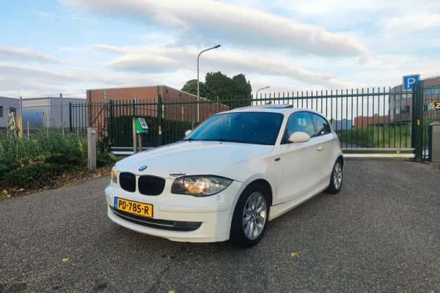 BMW 1-Serie (2008) thumbnail 1