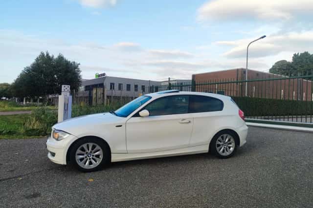 BMW 1-Serie (2008) thumbnail 2
