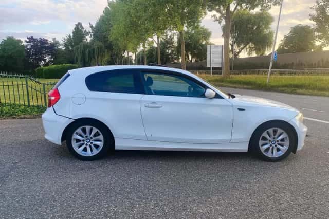 BMW 1-Serie (2008) thumbnail 6
