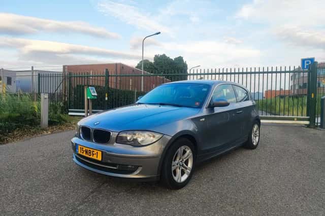 BMW 1-Serie (2010) thumbnail 1