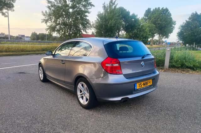 BMW 1-Serie (2010) thumbnail 3