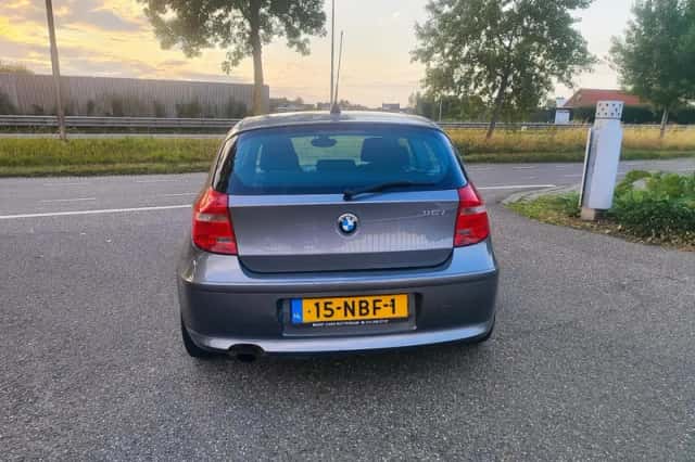 BMW 1-Serie (2010) thumbnail 4