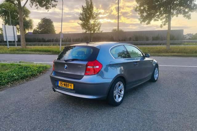 BMW 1-Serie (2010) thumbnail 5