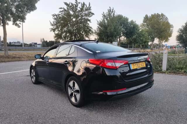 Kia Optima (2013) thumbnail 3