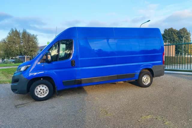 Peugeot Boxer (2015) thumbnail 2