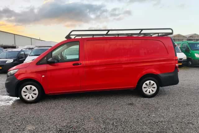 Mercedes-Benz Vito (2016) thumbnail 2