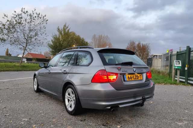 BMW 3-Serie (2010) thumbnail 3