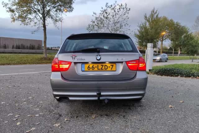 BMW 3-Serie (2010) thumbnail 4