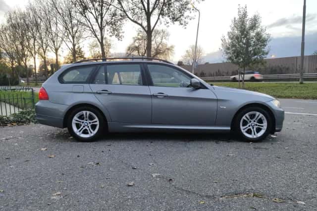 BMW 3-Serie (2010) thumbnail 6