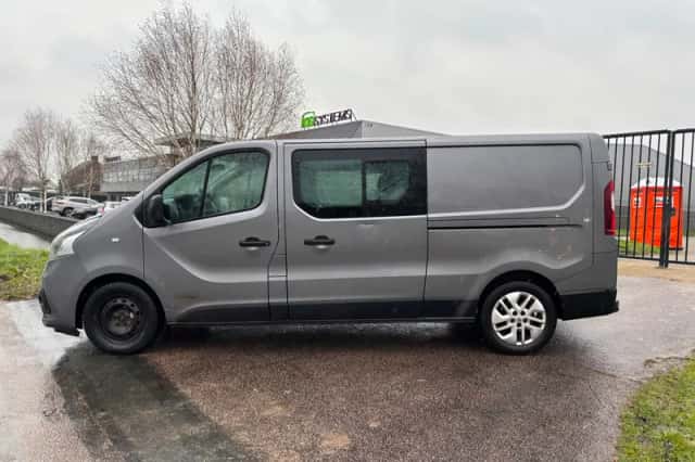 Renault Trafic (2015) thumbnail 2