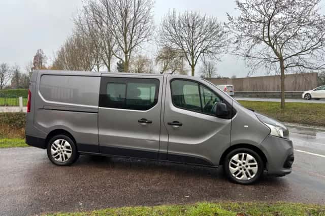 Renault Trafic (2015) thumbnail 6