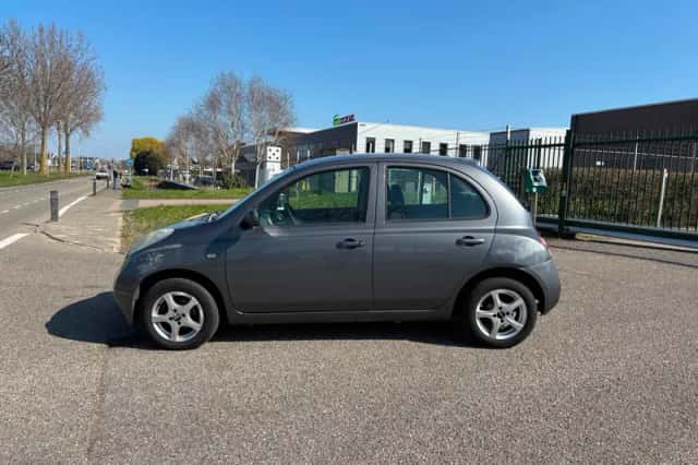 Nissan Micra (2005) thumbnail 2