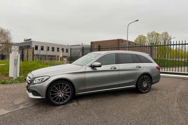 Mercedes-Benz C-Klasse (2015) thumbnail 2