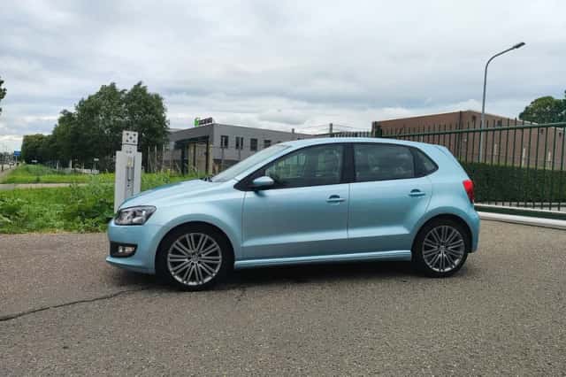 Volkswagen Polo (2010) thumbnail 2
