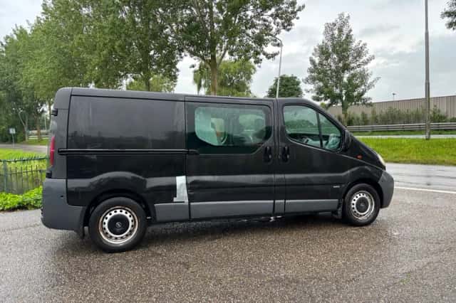 Opel Vivaro (2004) thumbnail 6