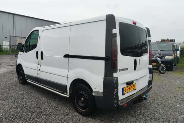 Renault Trafic (2004) thumbnail 3