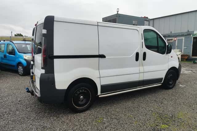 Renault Trafic (2004) thumbnail 5
