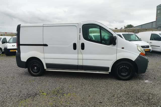 Renault Trafic (2004) thumbnail 6
