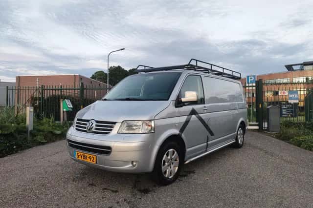 Volkswagen Transporter (2009) thumbnail 1