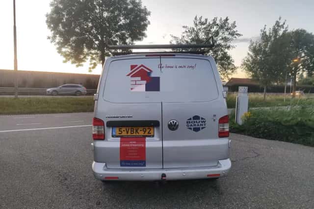Volkswagen Transporter (2009) thumbnail 4