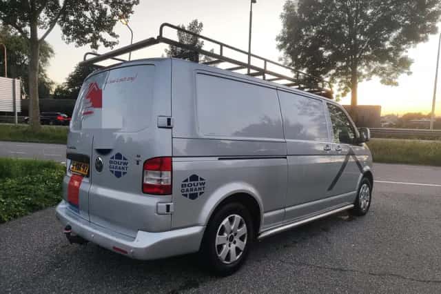 Volkswagen Transporter (2009) thumbnail 5