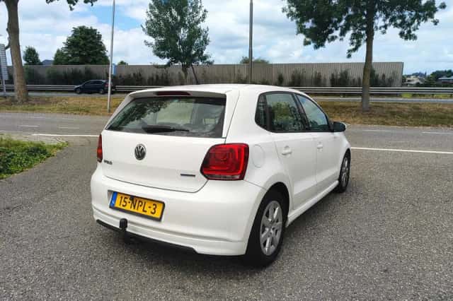 Volkswagen Polo (2010) thumbnail 5