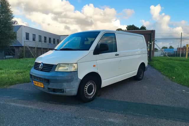Volkswagen Transporter (2005) thumbnail 1